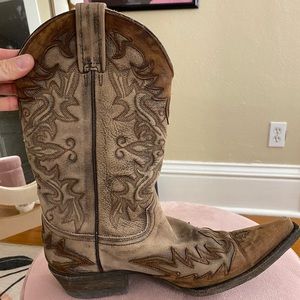 Authentic Stetson cowboy boots.